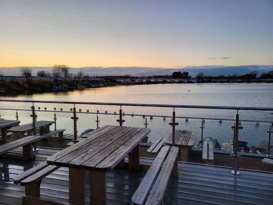 7 Lakes Breaks At 7 Lakes Country Park Crowle  المظهر الخارجي الصورة